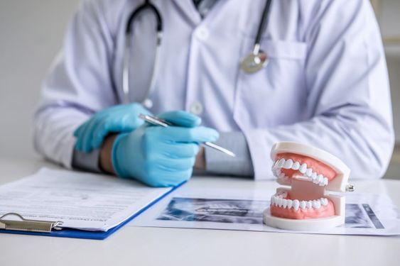 what to expect during your first visit to an orthodontic clinic